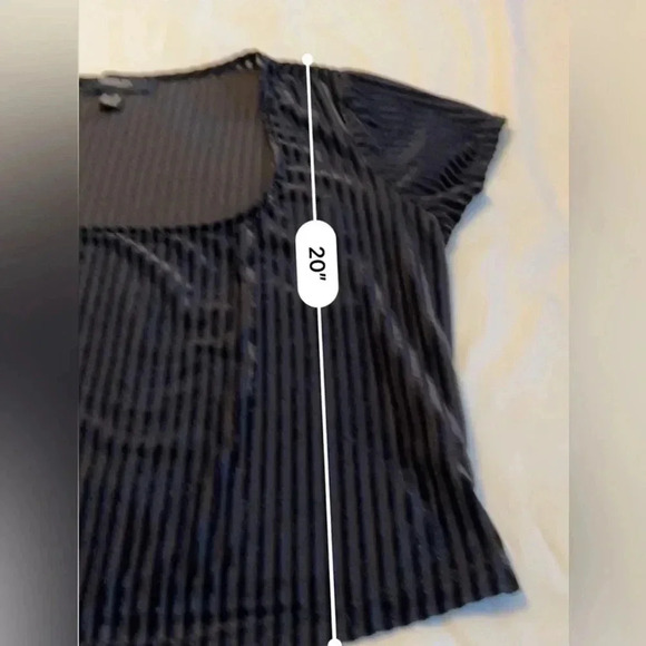 Forever 21+ Women's Vertical Ribbed Cropped
Blouse Plus Size 1X Black in EUC - Picture 5 of 6